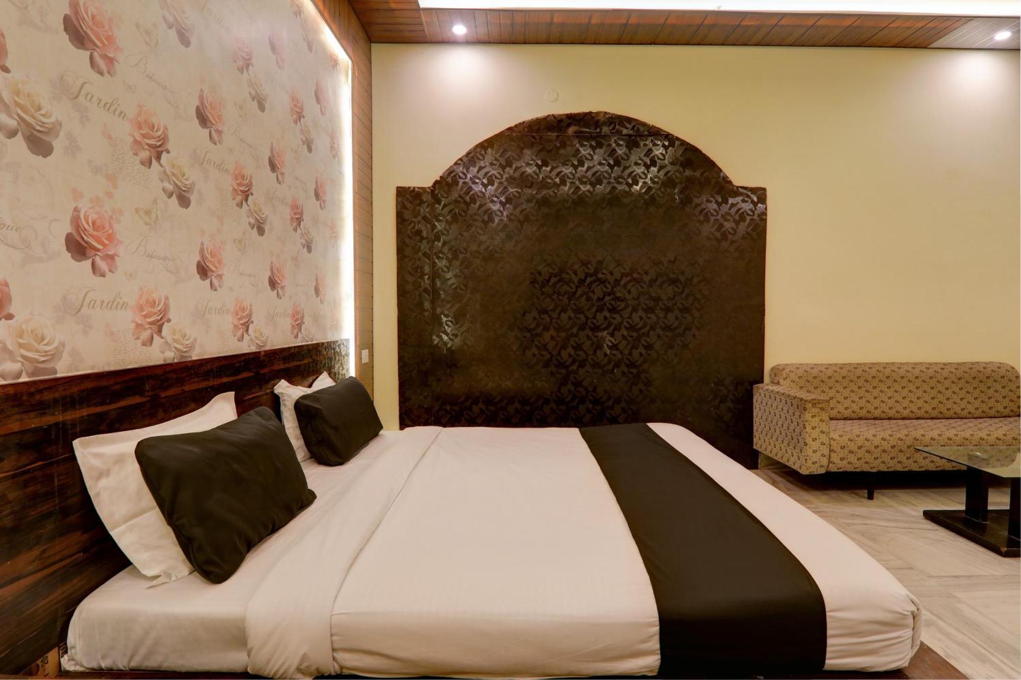 Hotel O Flagship Adbhut Moment Hotel バラナシ エクステリア 写真